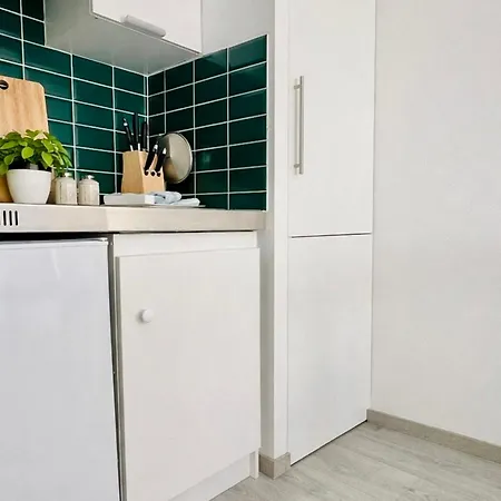 Apartamento With Terrace And Parking Near The Old Port *
