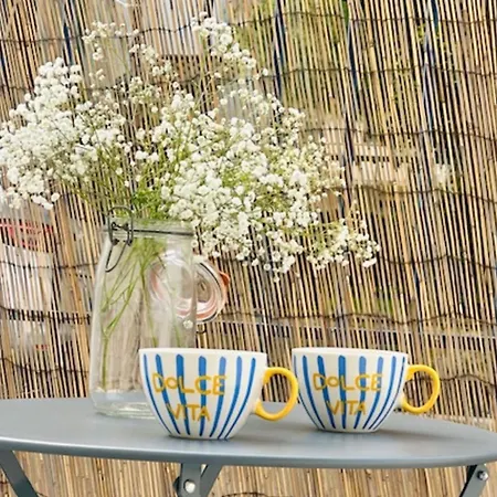 With Terrace And Parking Near The Old Port * La Rochelle